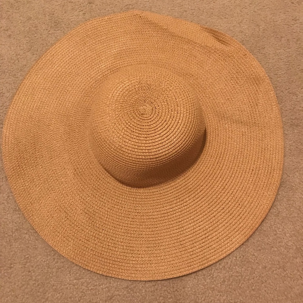 Straw sun hat